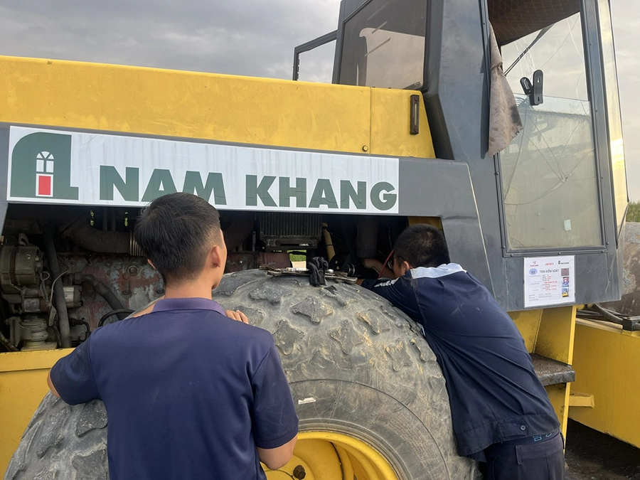 sửa chữa xe lu