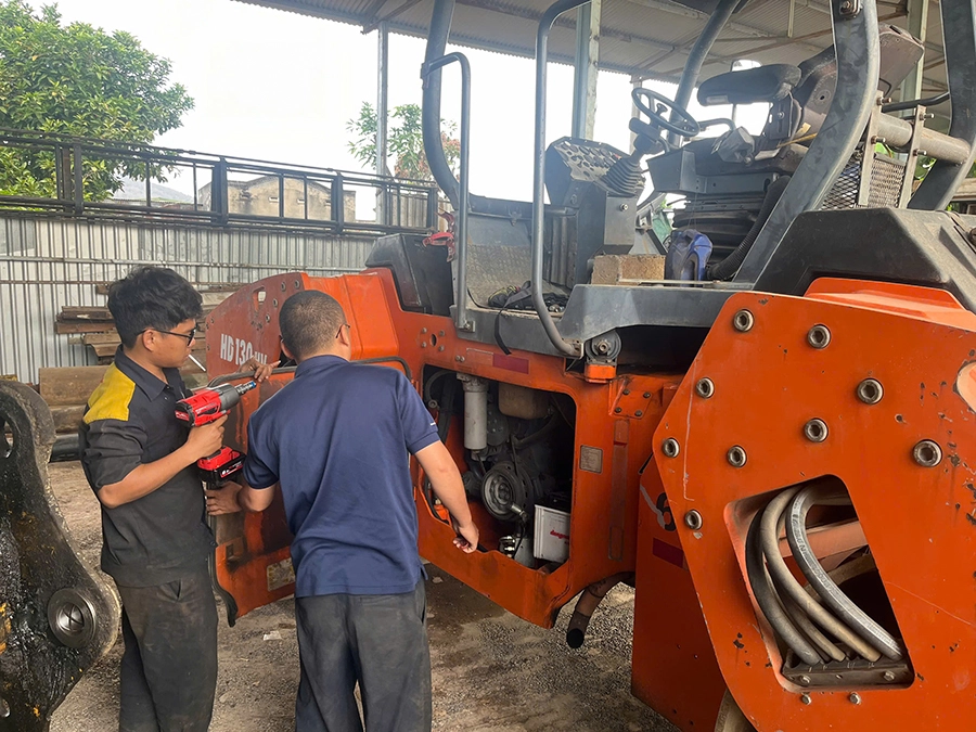 sửa chữa xe lu