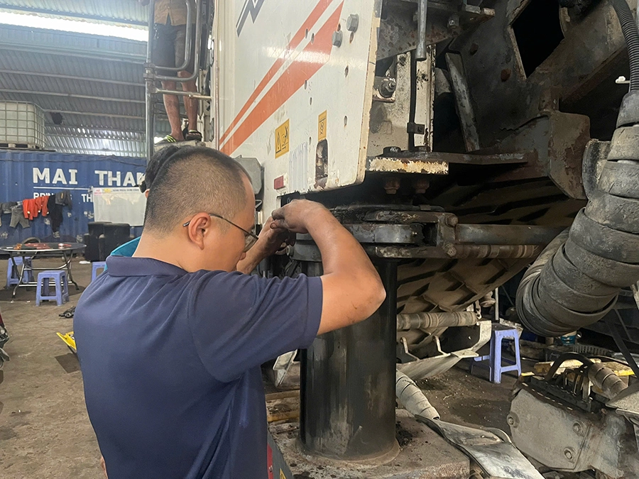 sửa chữa xe lu